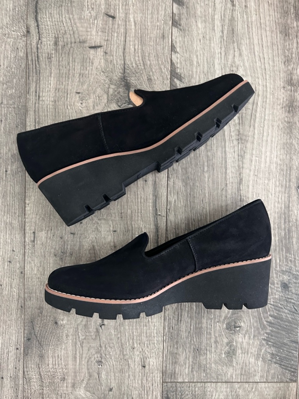 Vionic Willa Black Suede Wedge Shoes Size 10 NWOT - Picture 3 of 11